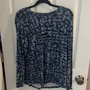 Orvis Blue and Black Patterned Long Sleeve Top. Size L. EUC.